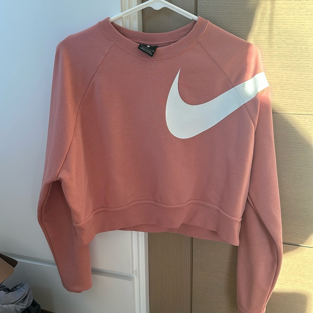Nike sweatshirt. (Little cropped) size Small. Used once.